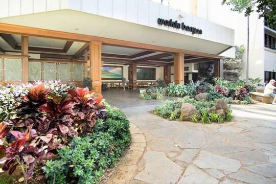 Oceanview Upper Floor Waikiki With King Bed & Free Parking Apartment Honolulu