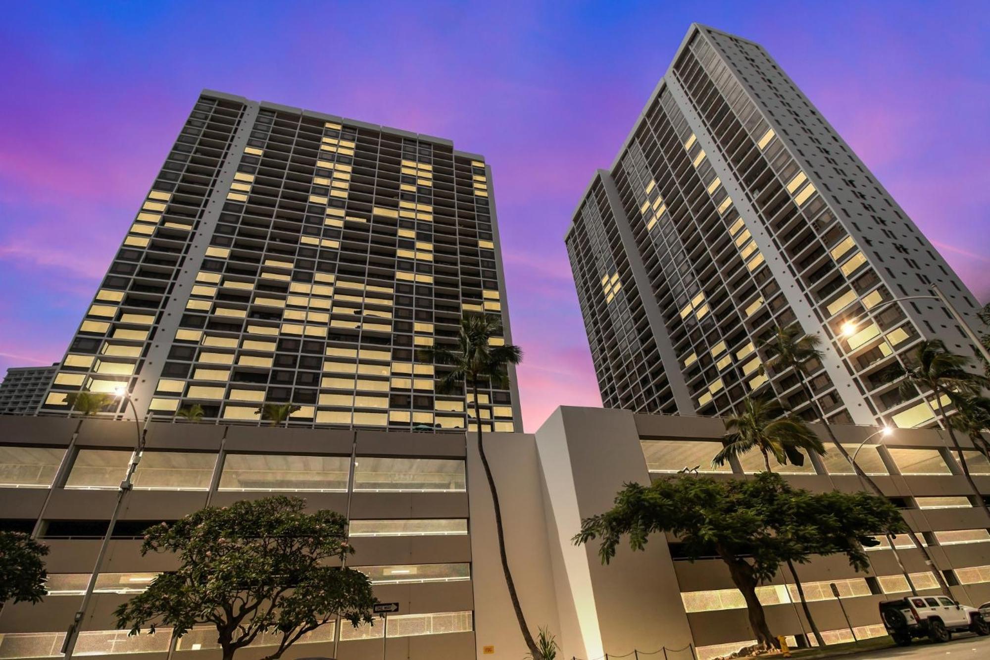 Oceanview Upper Floor Waikiki With King Bed & Free Parking