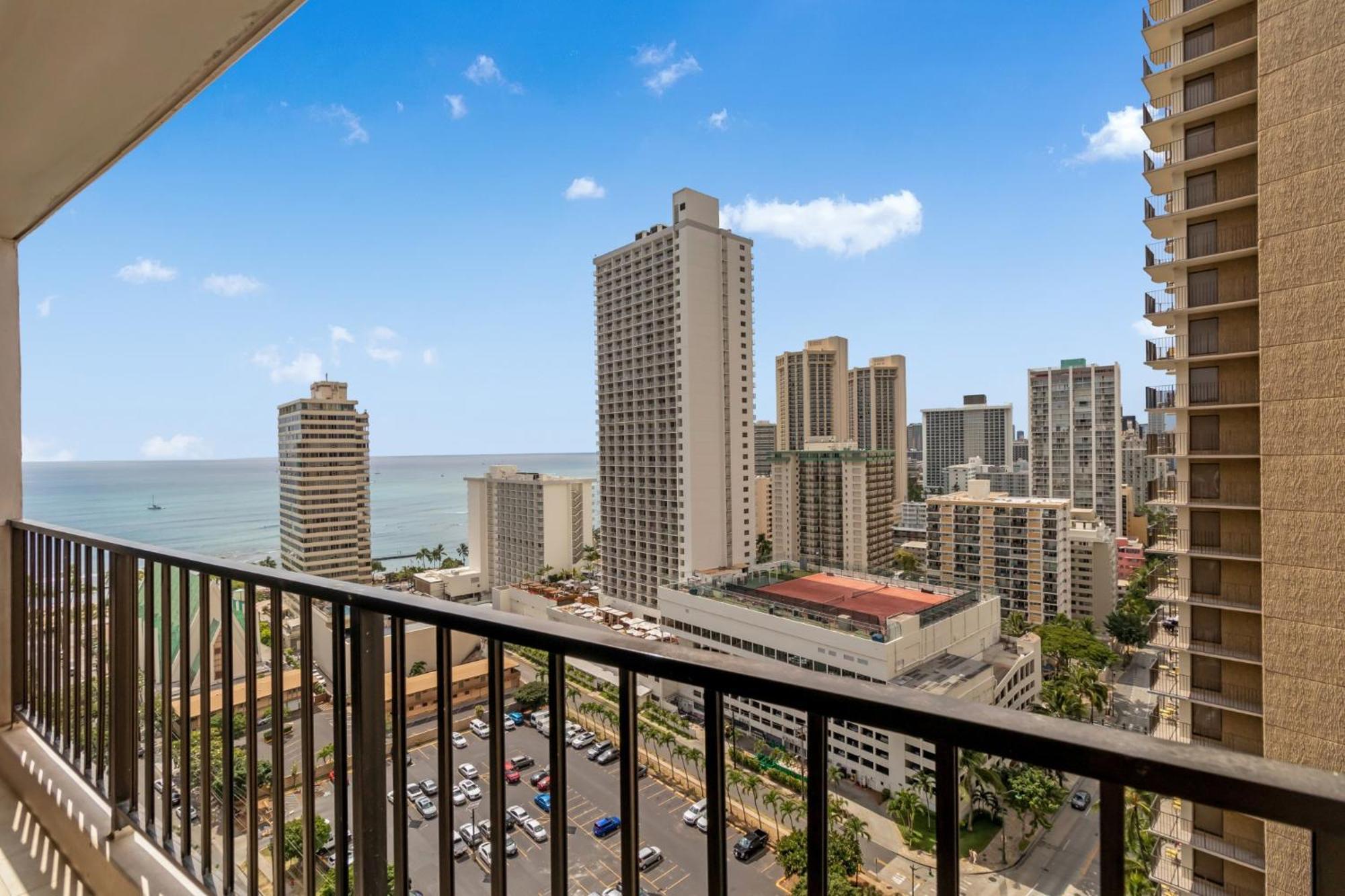 Oceanview Upper Floor Waikiki With King Bed & Free Parking * Honolulu